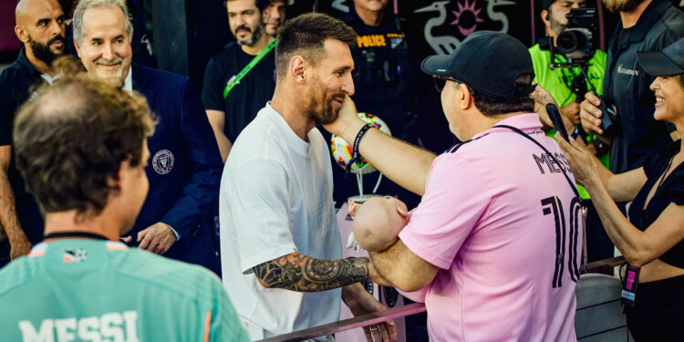 Messi amplia negócios fora do campo e se torna o segundo bilionário do futebol